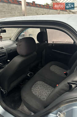 Хэтчбек Skoda Fabia 2005 в 