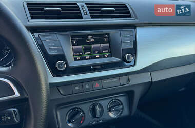 Хэтчбек Skoda Fabia 2015 в 