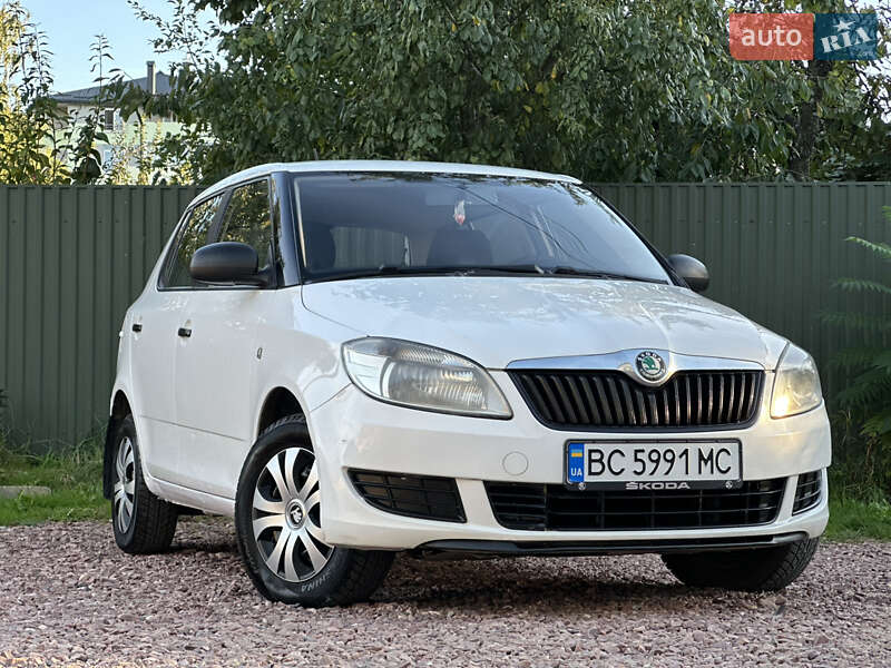Хэтчбек Skoda Fabia 2011 в Дрогобыче