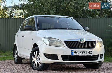 Хэтчбек Skoda Fabia 2011 в 