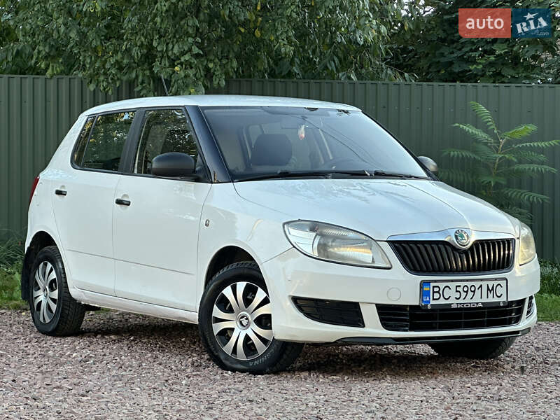 Хэтчбек Skoda Fabia 2011 в Дрогобыче