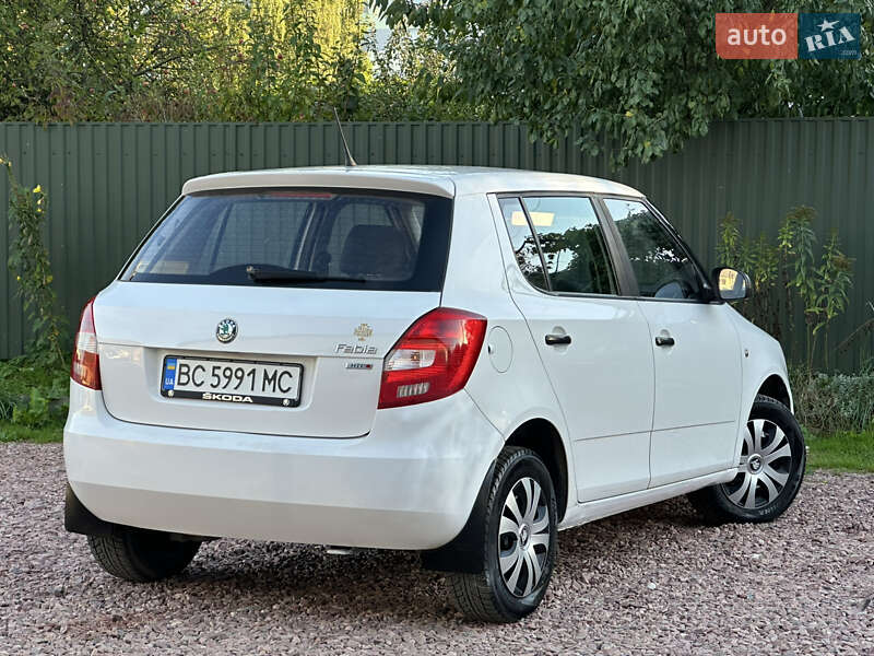 Хэтчбек Skoda Fabia 2011 в Дрогобыче