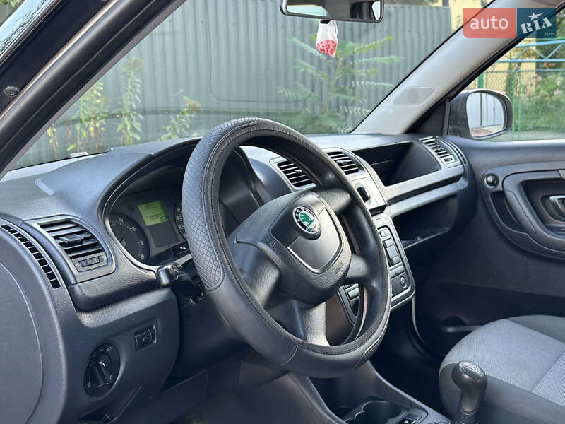 Хэтчбек Skoda Fabia 2011 в Дрогобыче