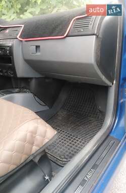 Хэтчбек Skoda Fabia 2002 в 