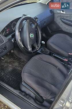 Хетчбек Skoda Fabia 2001 в 
