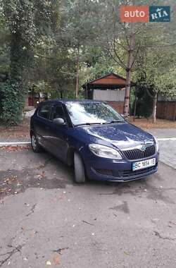 Хэтчбек Skoda Fabia 2011 в 