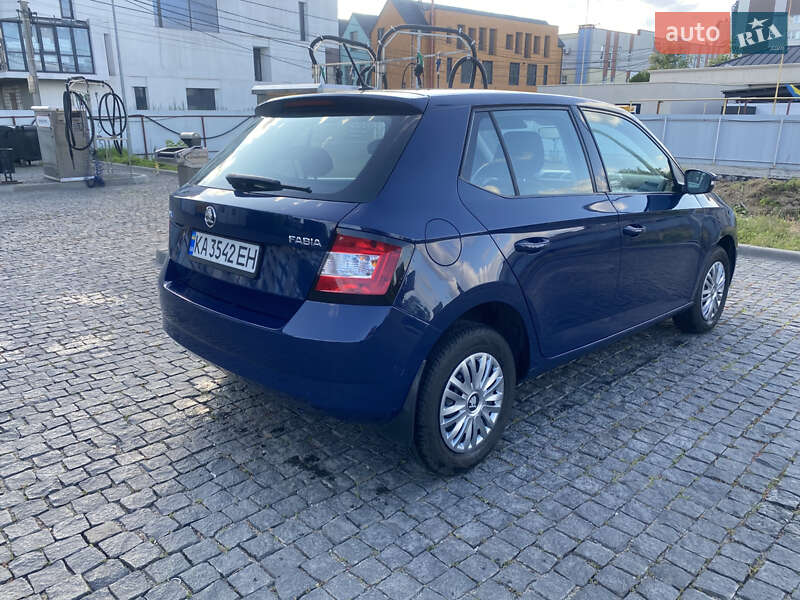 Хэтчбек Skoda Fabia 2016 в Киеве