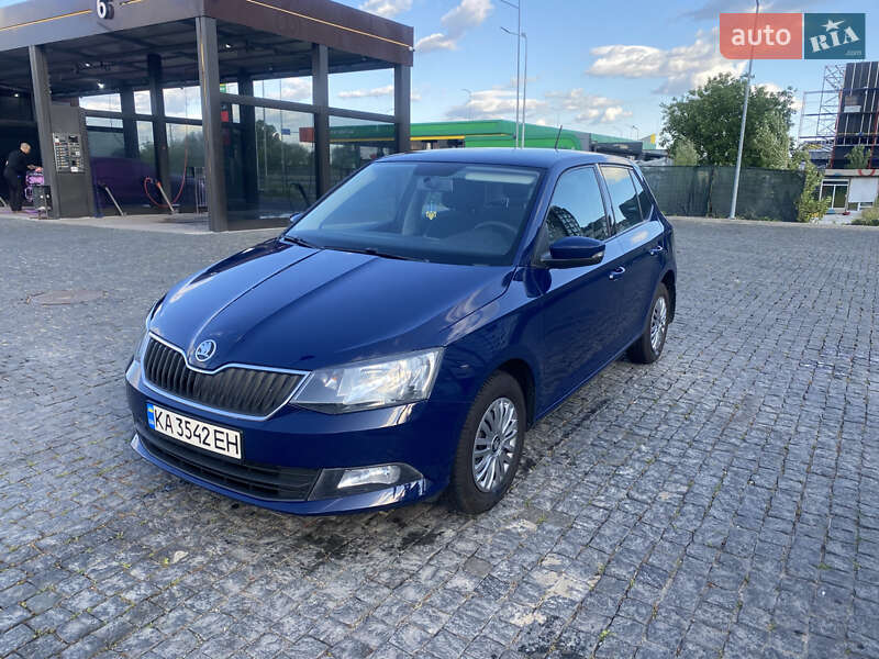 Хэтчбек Skoda Fabia 2016 в Киеве