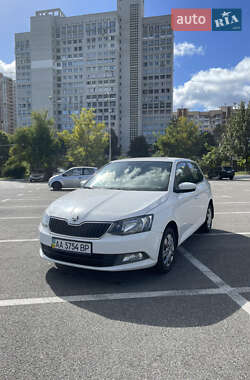 Хэтчбек Skoda Fabia 2015 в Киеве