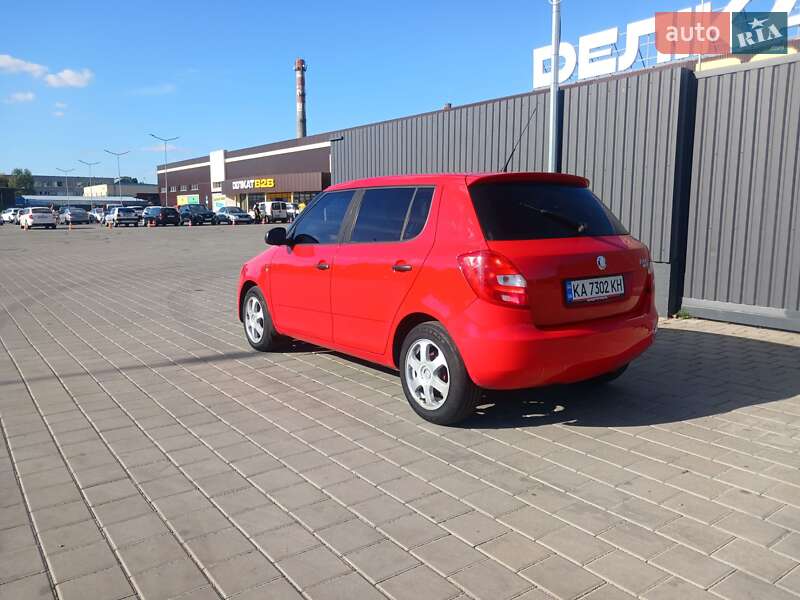 Хетчбек Skoda Fabia 2011 в Черкасах фото 2 Хетчбек Skoda Fabia 2011 в Черкасах