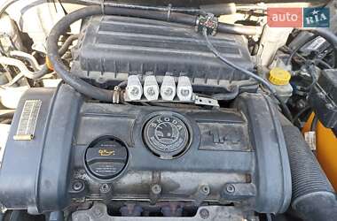 Хэтчбек Skoda Fabia 2008 в 