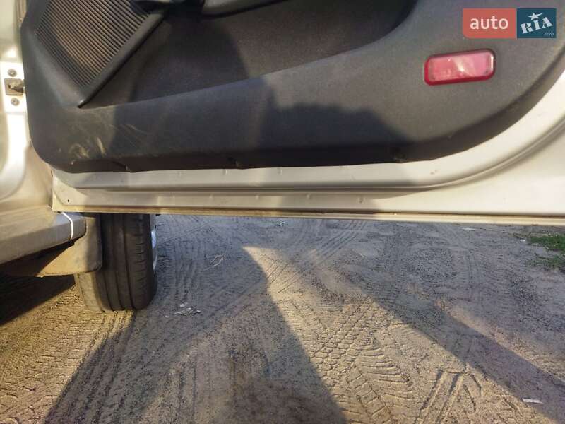 Хэтчбек Skoda Fabia 2007 в Лозовой