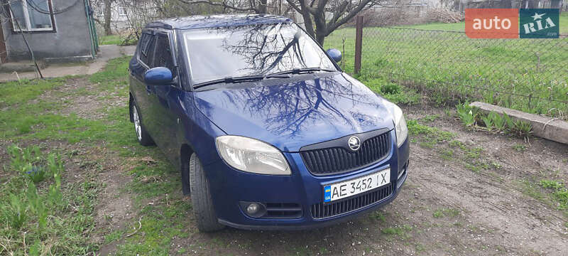 Хэтчбек Skoda Fabia 2008 в Днепре