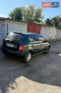 Хэтчбек Skoda Fabia 2003 в Киеве