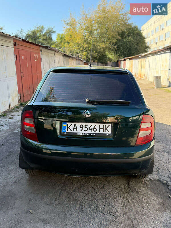 Хэтчбек Skoda Fabia 2003 в Киеве