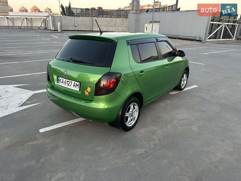 Хетчбек Skoda Fabia 2012 в Києві
