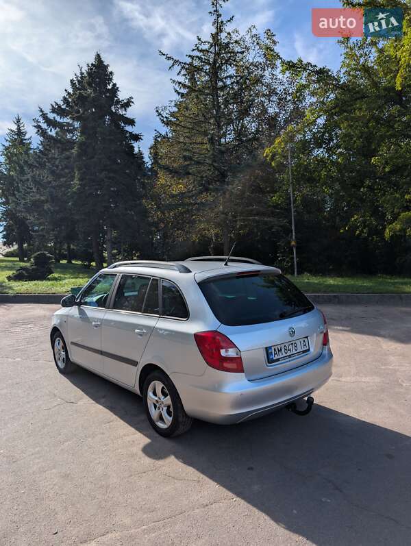 Универсал Skoda Fabia 2011 в Житомире