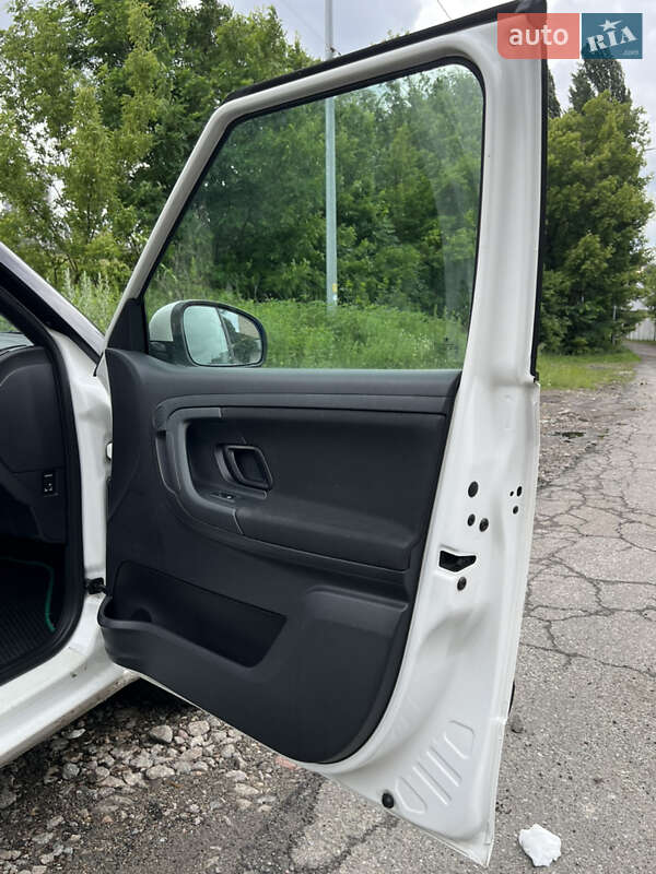 Универсал Skoda Fabia 2011 в Киеве фото 18 Универсал Skoda Fabia 2011 в Киеве