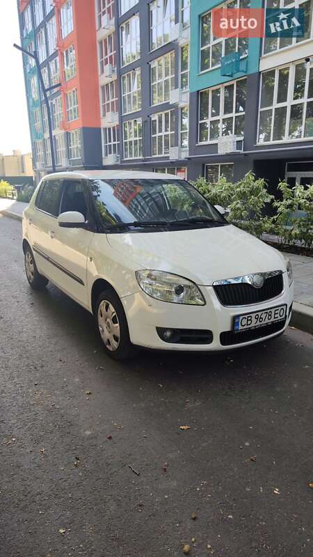 Хэтчбек Skoda Fabia 2008 в Чернигове
