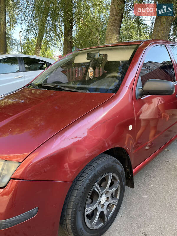 Хэтчбек Skoda Fabia 2007 в Вишневом