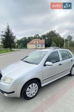 Хэтчбек Skoda Fabia 2003 в Сиховом