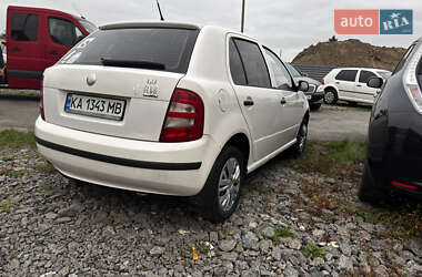 Хэтчбек Skoda Fabia 2006 в 