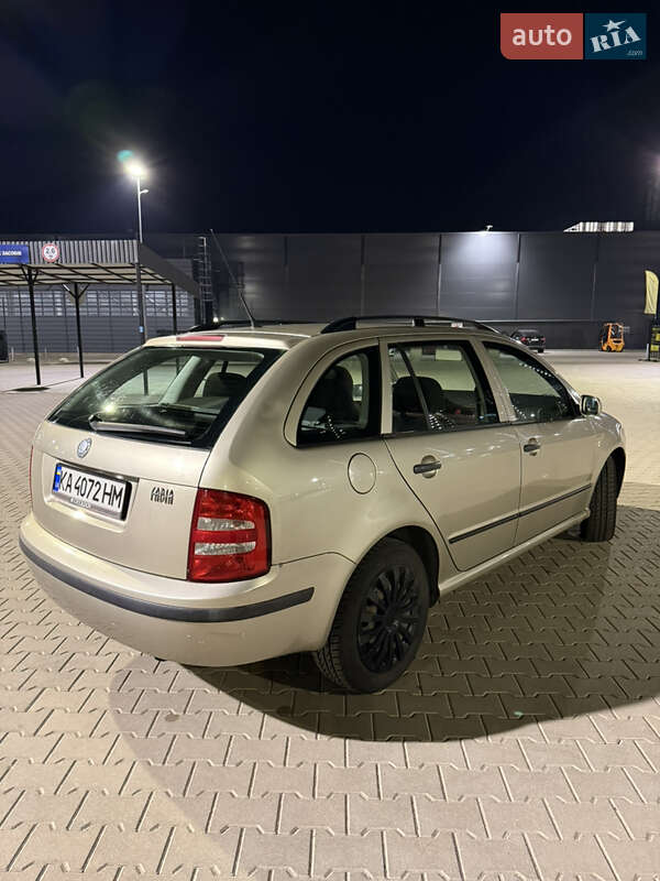 Универсал Skoda Fabia 2004 в Киеве