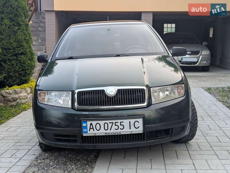 Седан Skoda Fabia 2002 в Хусте