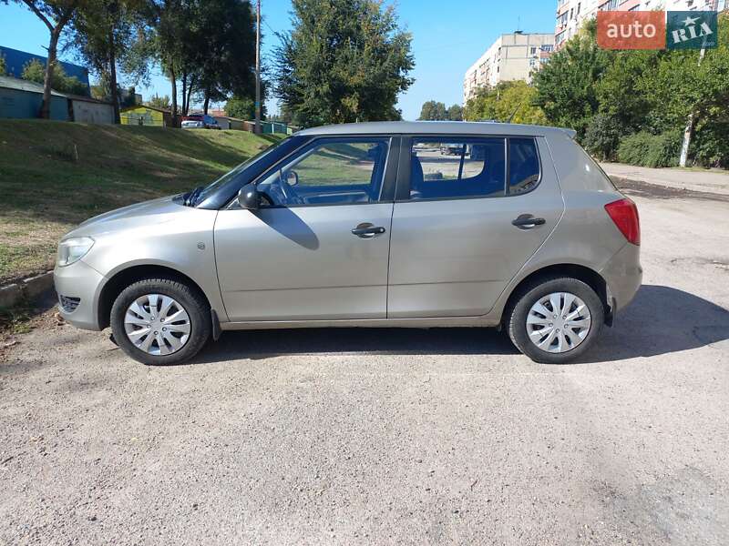 Хэтчбек Skoda Fabia 2010 в Запорожье фото 3 Хэтчбек Skoda Fabia 2010 в Запорожье