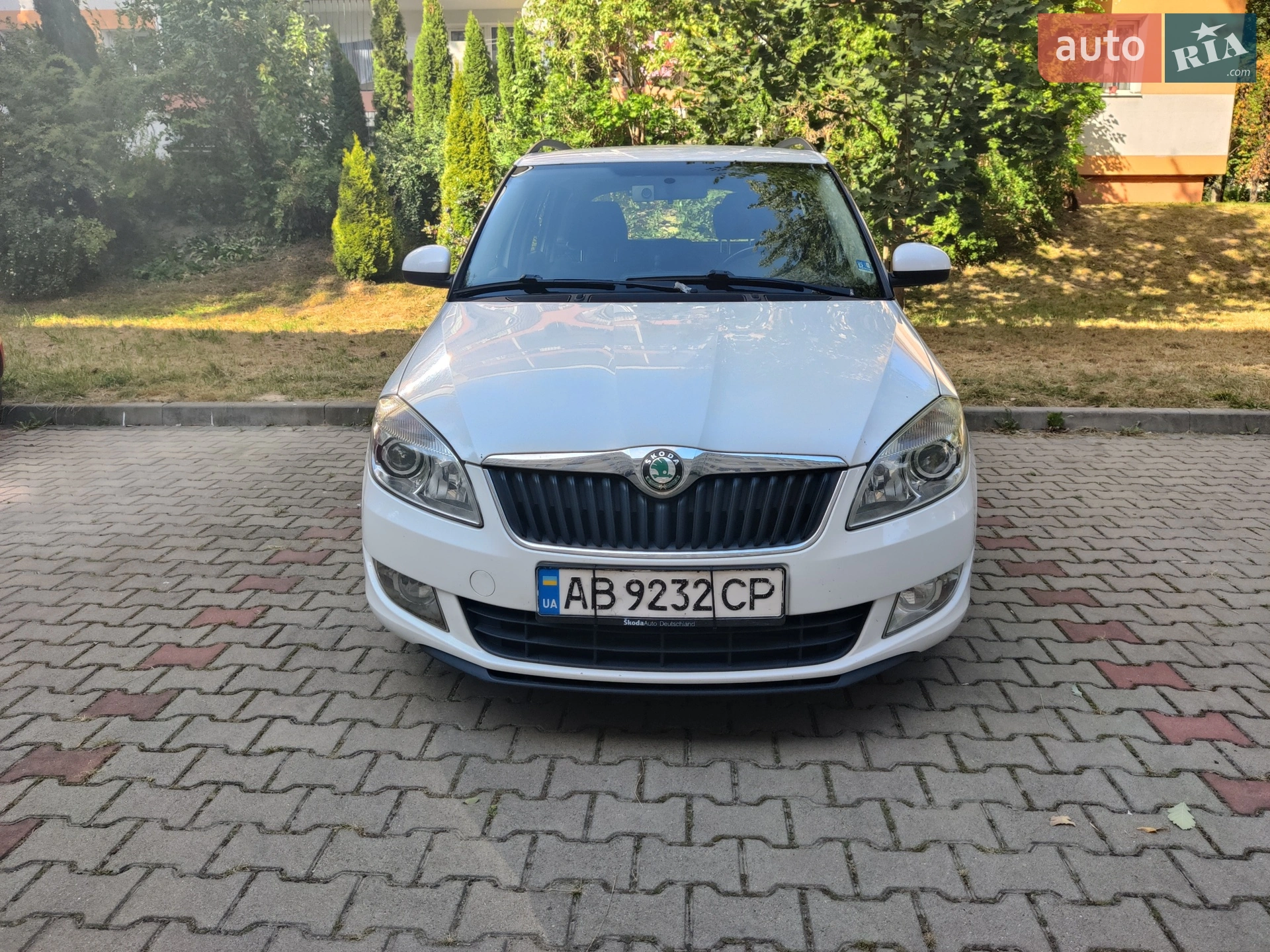 2011 Skoda Fabia - мініатюра 2