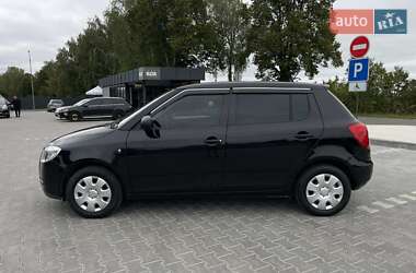 Хэтчбек Skoda Fabia 2009 в 