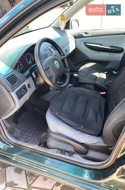 Хетчбек Skoda Fabia 2001 в 