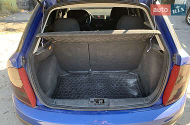 Хэтчбек Skoda Fabia 2004 в 