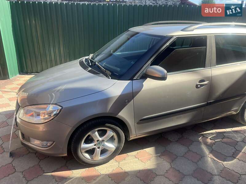 Универсал Skoda Fabia 2012 в Звягеле