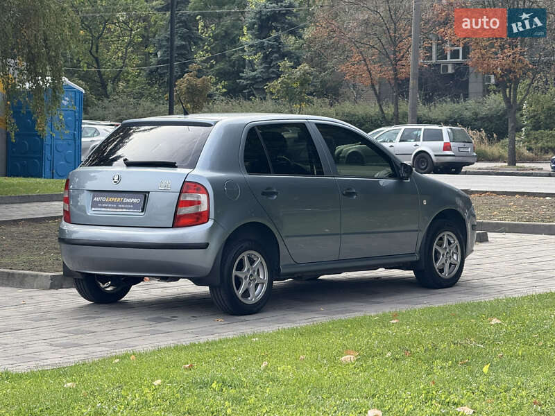 Хетчбек Skoda Fabia 2005 в Дніпрі