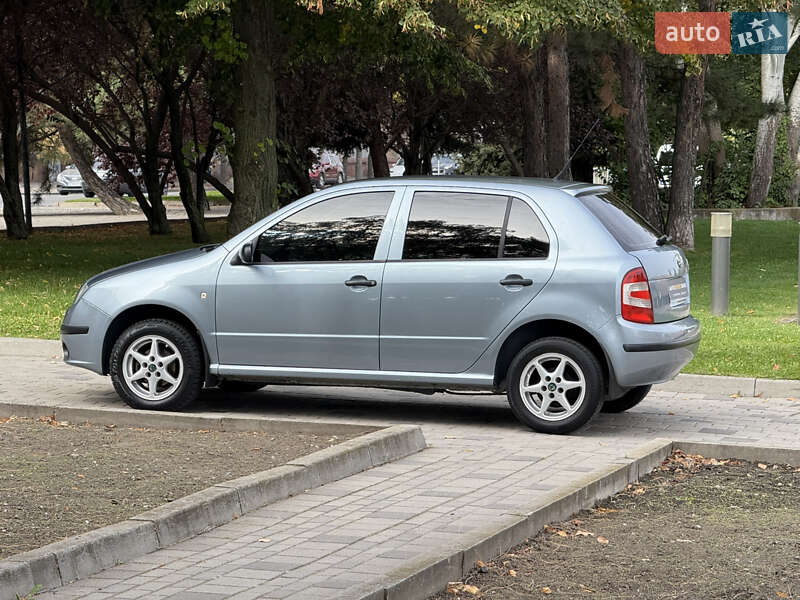 Хетчбек Skoda Fabia 2005 в Дніпрі
