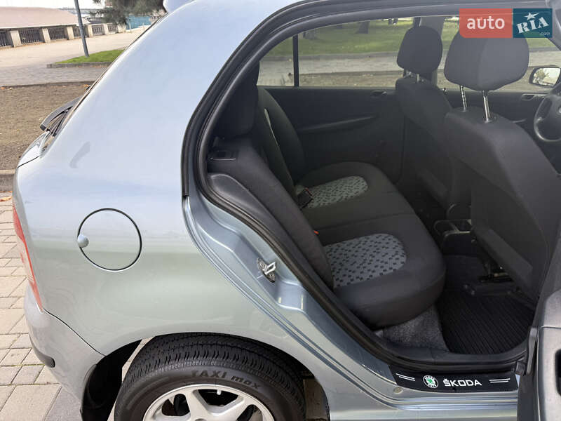 Хетчбек Skoda Fabia 2005 в Дніпрі
