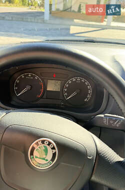 Хэтчбек Skoda Fabia 2010 в 
