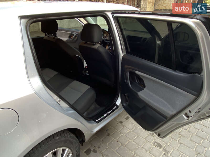 Хэтчбек Skoda Fabia 2010 в Дублянах