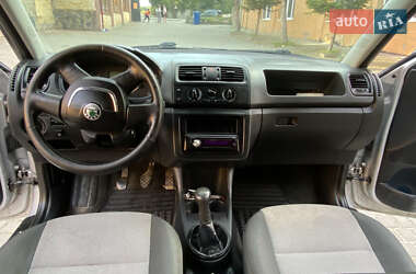 Хэтчбек Skoda Fabia 2010 в 