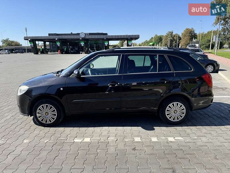 Універсал Skoda Fabia 2008 в Луцьку