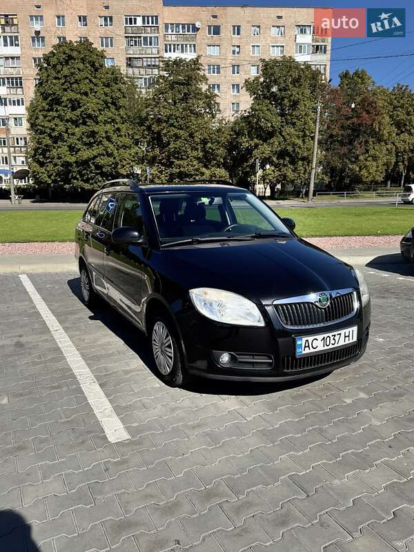 Універсал Skoda Fabia 2008 в Луцьку