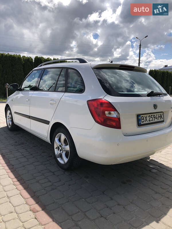 Універсал Skoda Fabia 2011 в Дунаївцях