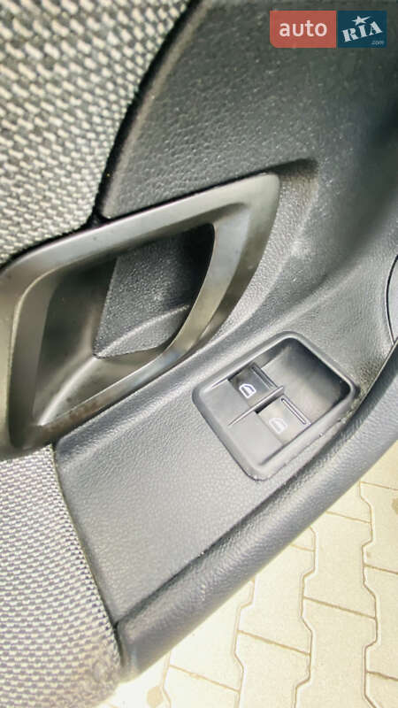 Хэтчбек Skoda Fabia 2010 в Львове