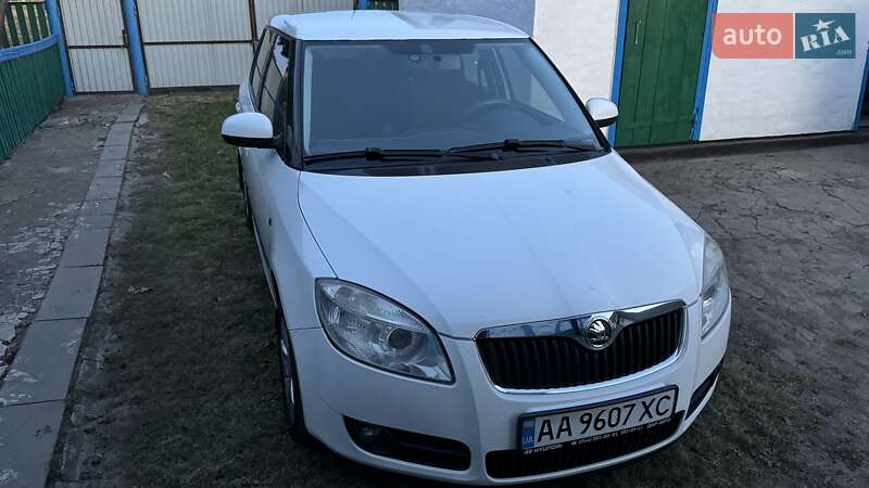 Хетчбек Skoda Fabia 2008 в Києві
