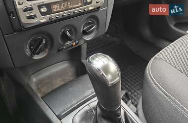Седан Skoda Fabia 2002 в 