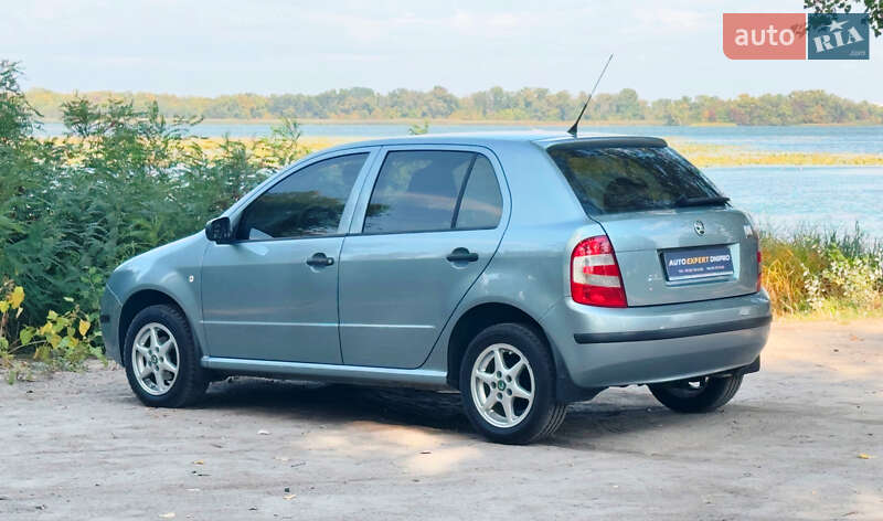 Хетчбек Skoda Fabia 2005 в Дніпрі