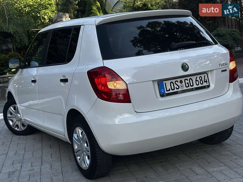 Хэтчбек Skoda Fabia 2011 в Дрогобыче