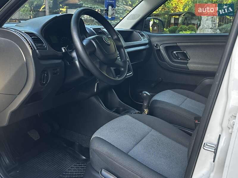 Хэтчбек Skoda Fabia 2011 в Дрогобыче