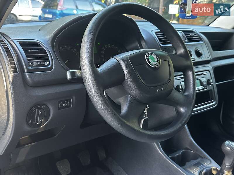 Хэтчбек Skoda Fabia 2011 в Дрогобыче